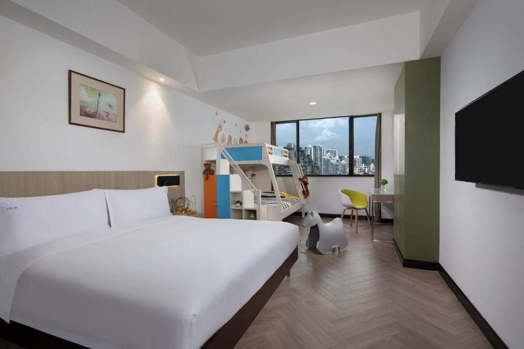 Четырехместный (Семейный номер), Holiday Inn Shanghai Vista