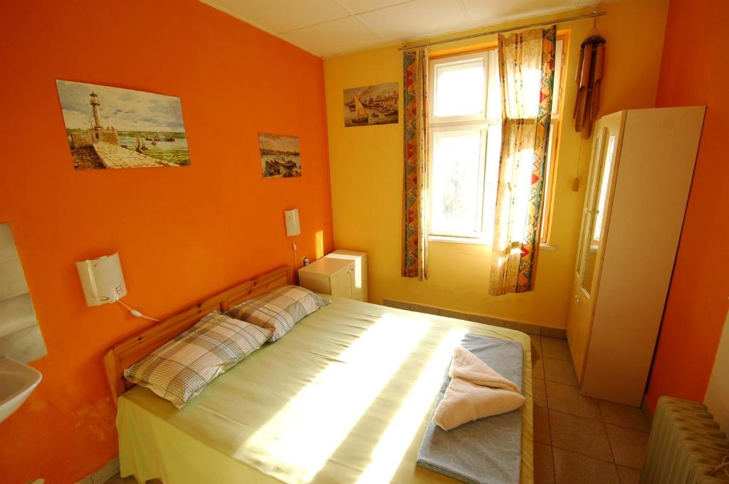 Двухместный (Двухместный номер с 1 кроватью и общей ванной комнатой), Yo Ho Hostel