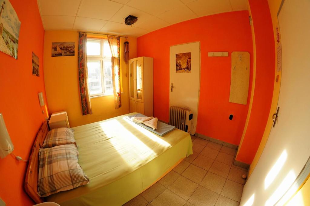 Одноместный (Одноместный номер с общей ванной комнатой), Yo Ho Hostel