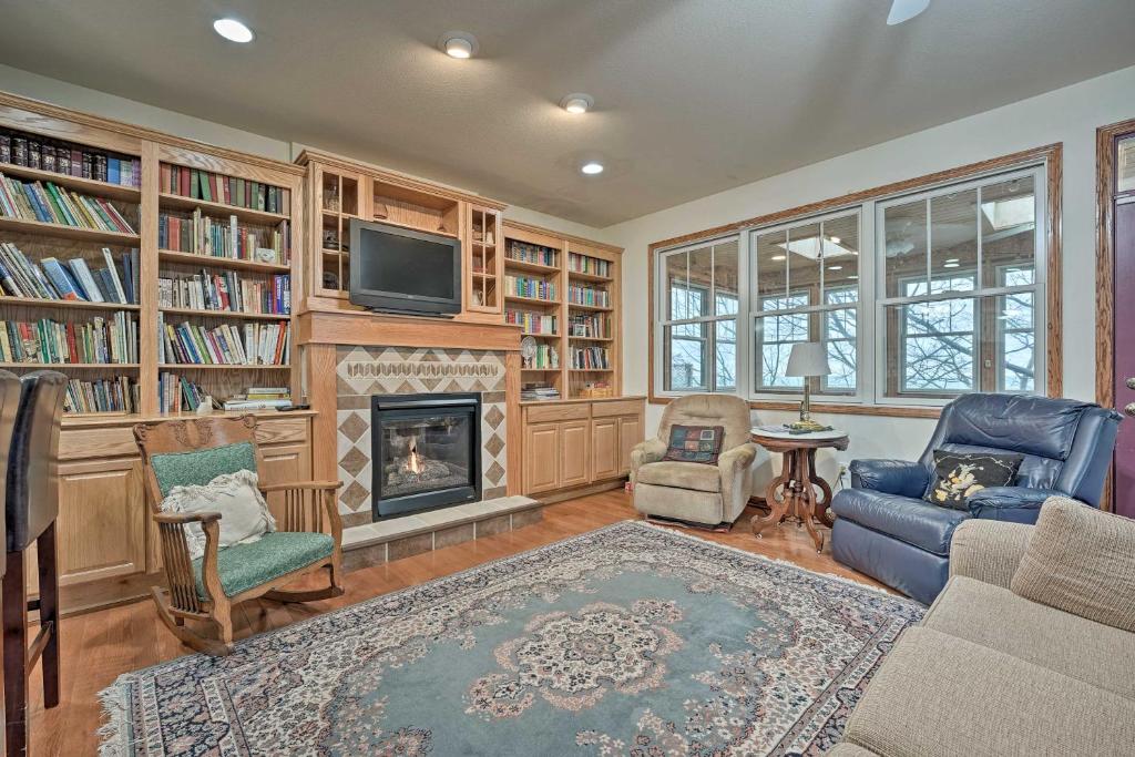 Lake Michigan Waterfront Home 1 Mile to Downtown! photo 2