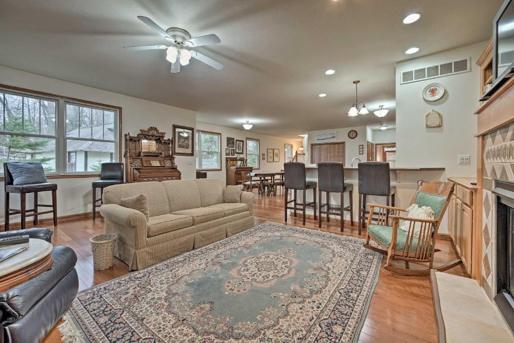 Lake Michigan Waterfront Home 1 Mile to Downtown! photo 3