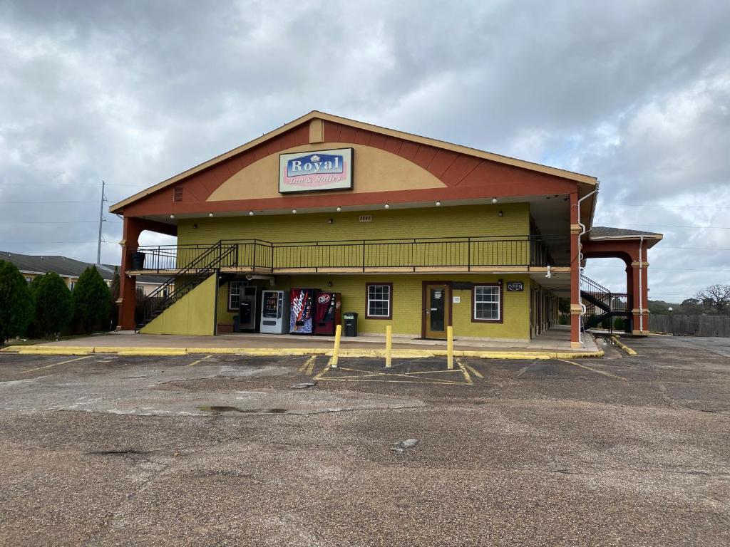 Royal Inn & Suites photo 4