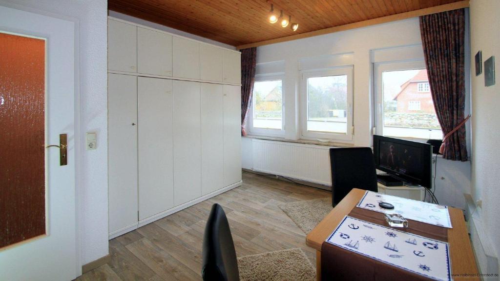 Gaestehaus-Achtern-Diek-Wohnung-5 photo 1