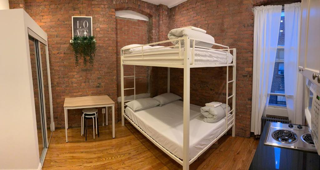 Студио (Номер-студио), Studio In Herald Square
