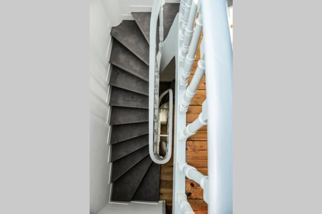 La maison bleue - Thumbnail image
