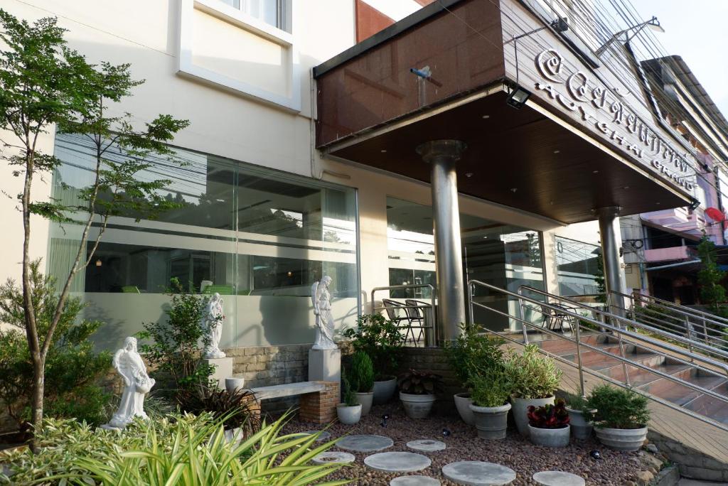 Auychai Grand Hotel photo 2