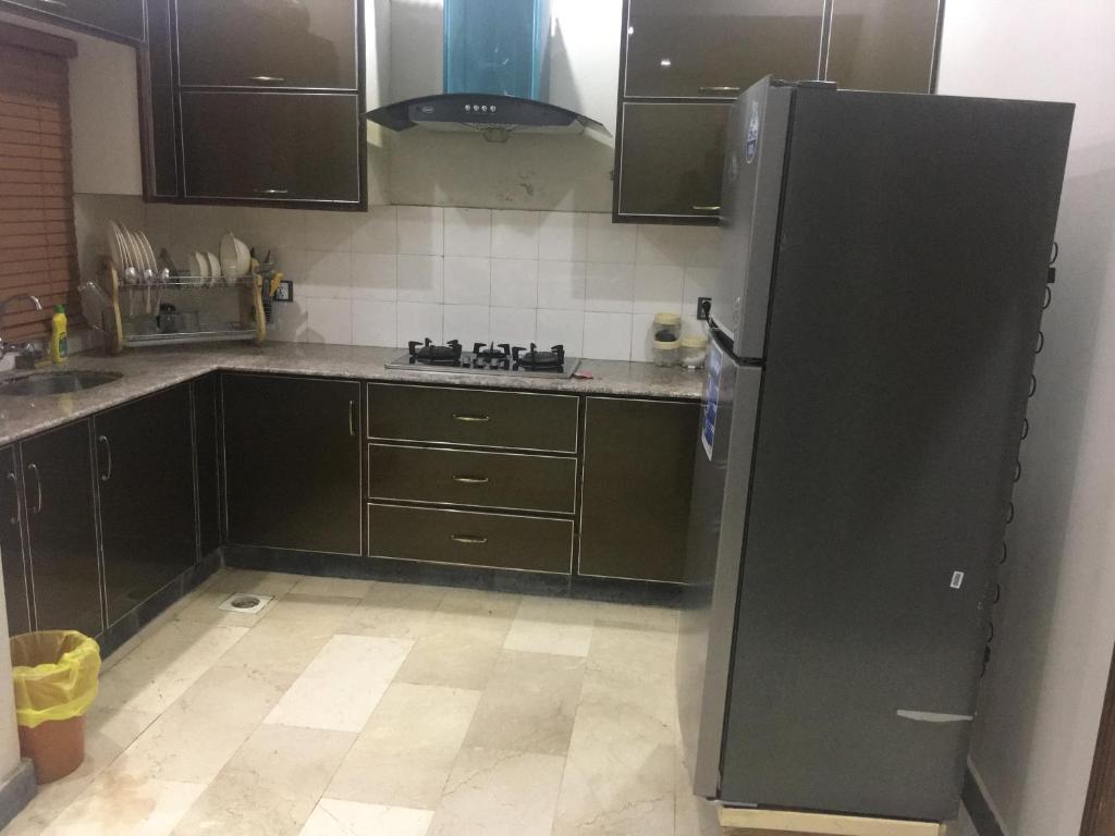 Spacious Apartment in Johar Town photo 4