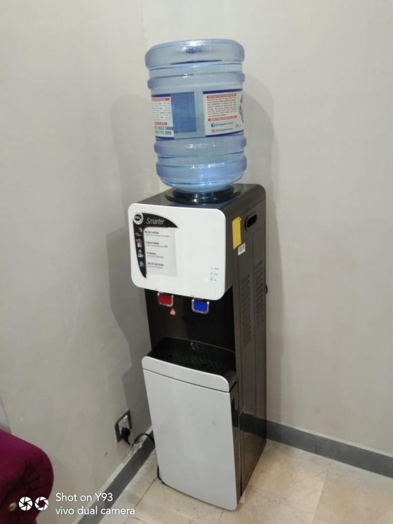 Spacious Apartment in Johar Town photo 3