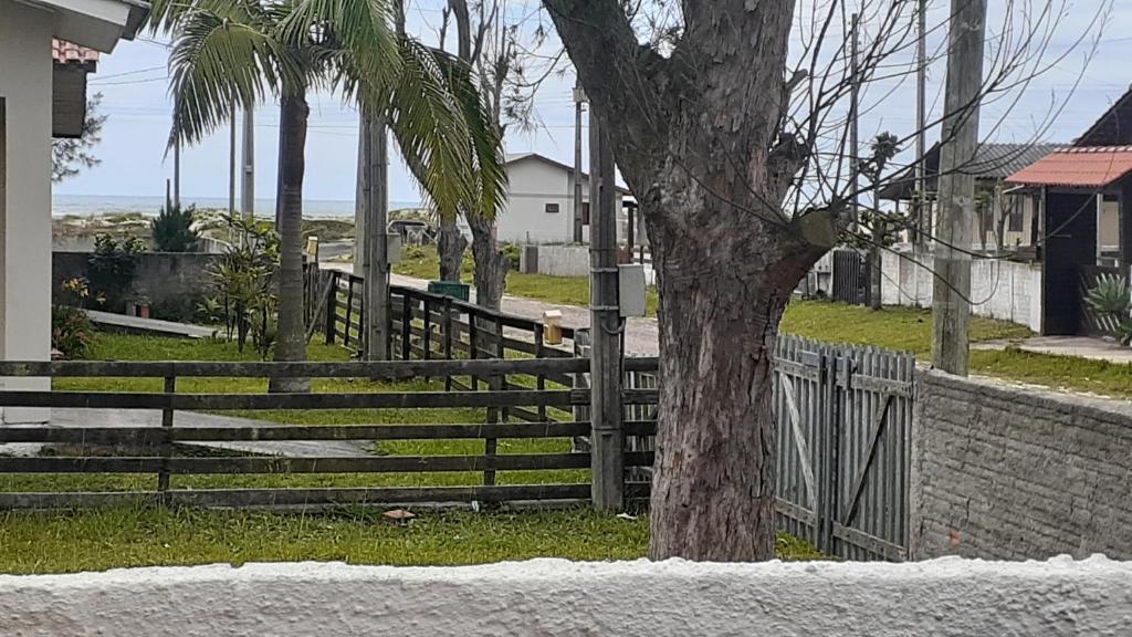 Casa Beje a poucos metros do mar, com mesa de Sinuca - 2 km do centro photo 3