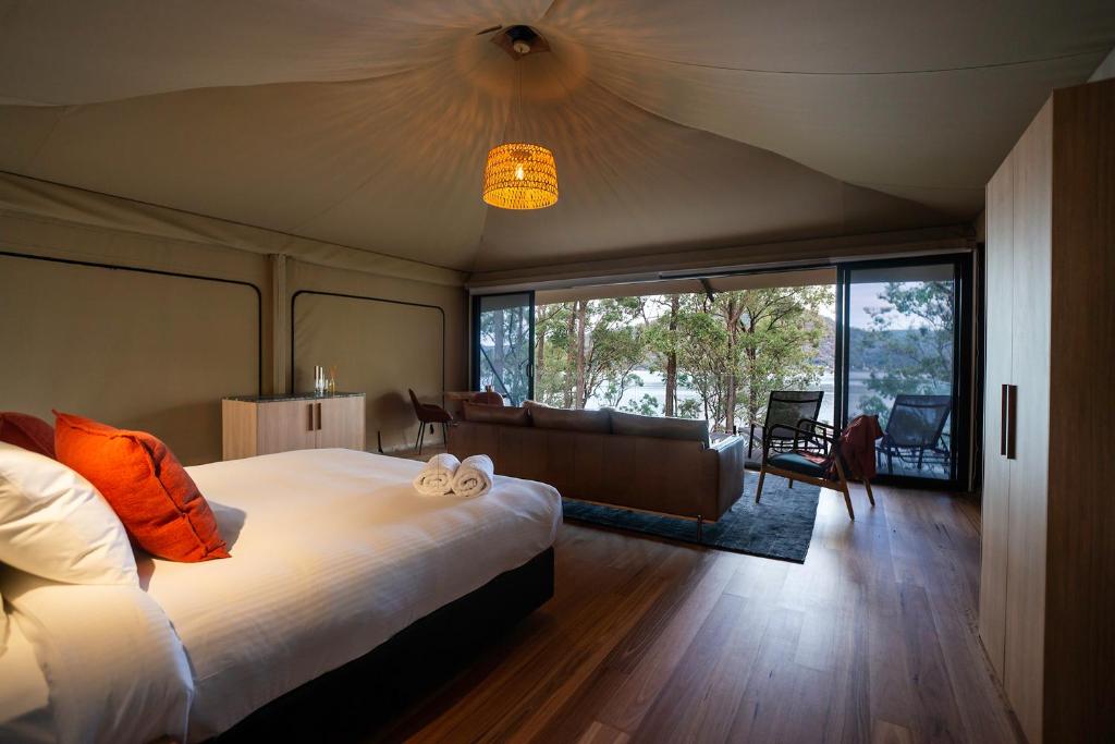 Marramarra Lodge - Tap to explore photos