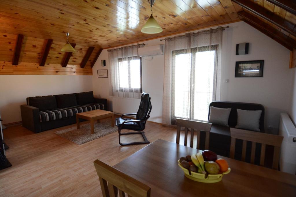 Apartmani Ogi i Ana photo 2