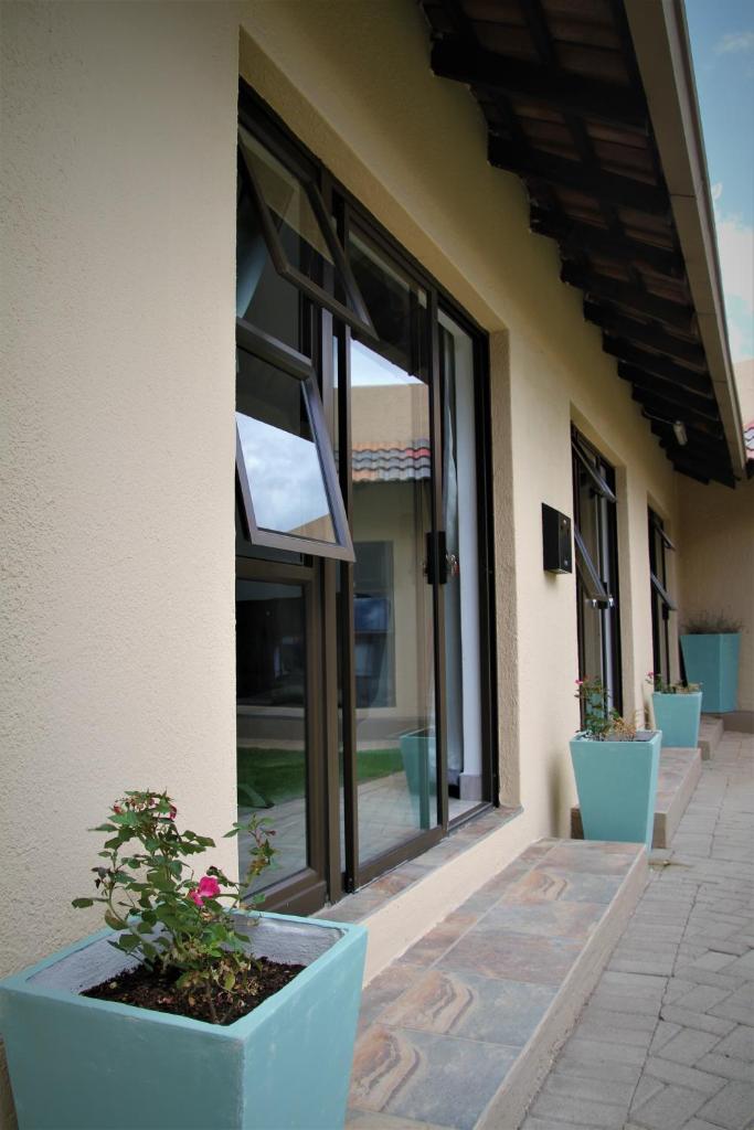 Mahem Manor Guesthouse photo 2