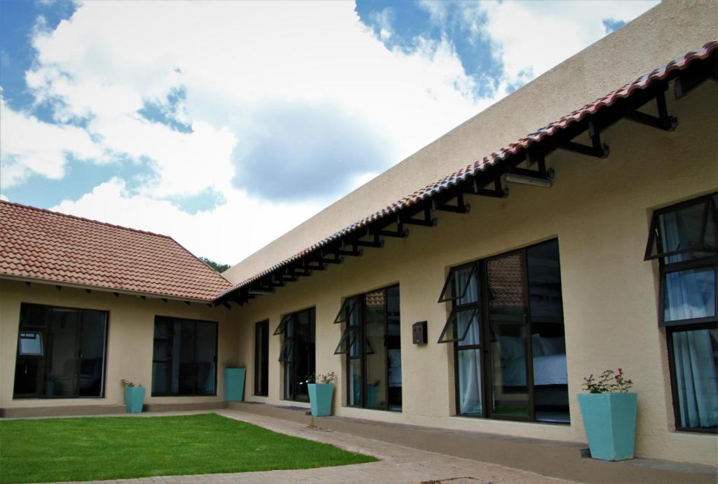 Mahem Manor Guesthouse photo 1