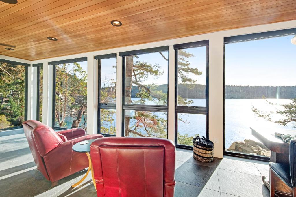 Kingfisher Cove Hideaway photo 1