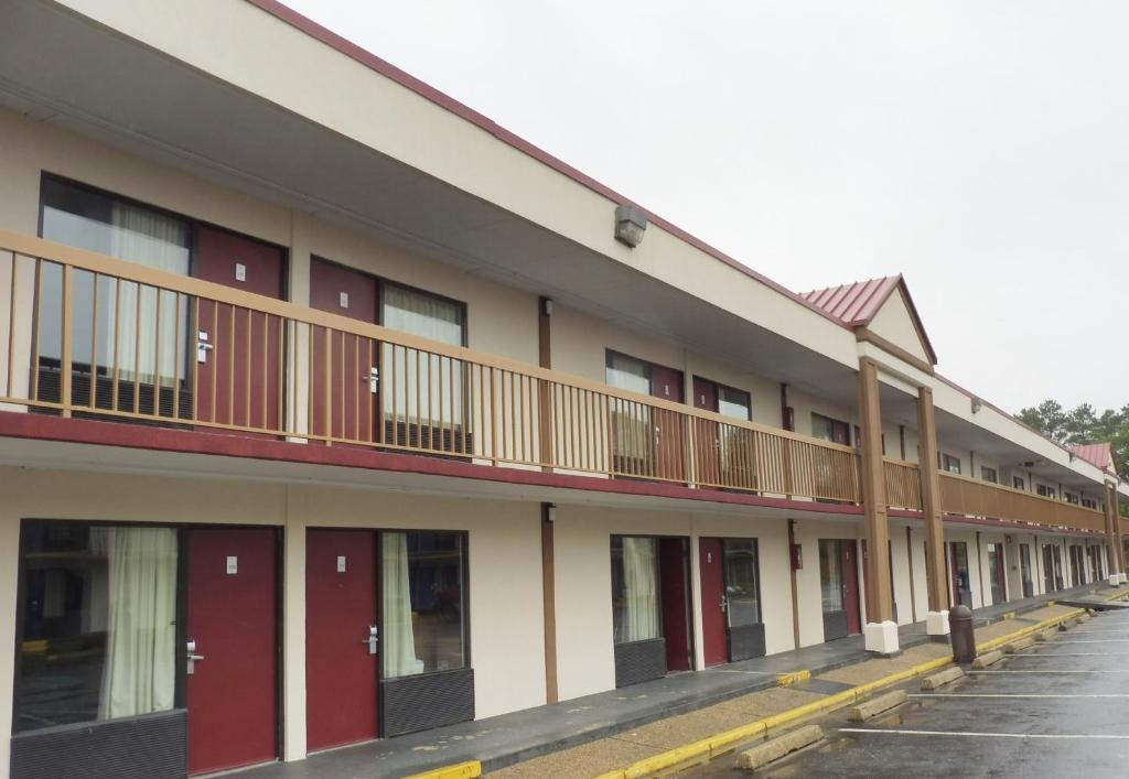 Red Roof Inn Fredericksburg South photo 1