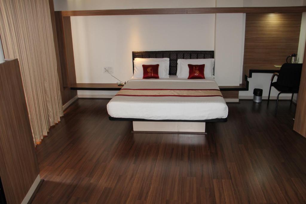 Сьюит (Двухместный номер «Премиум» с 1 кроватью), Hotel Grand Bee