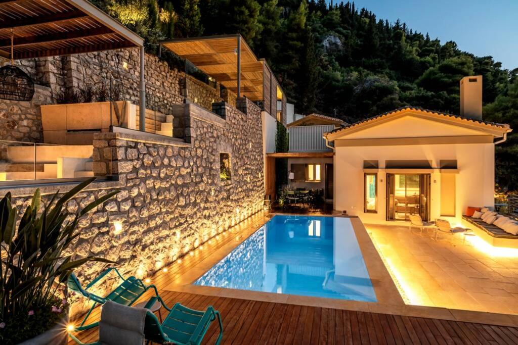VinBlu Villa just a breath from the sea and the beautiful Agios Nikitas! photo 2