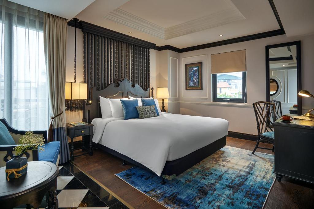 Сьюит (Junior Suite with Balcony Double - Free 1 Cocktail), Aira Boutique Hanoi Hotel & Spa