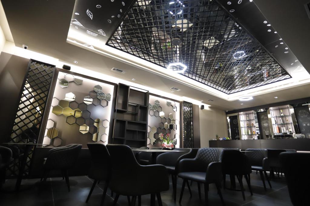 Admiral Hotel photo 3