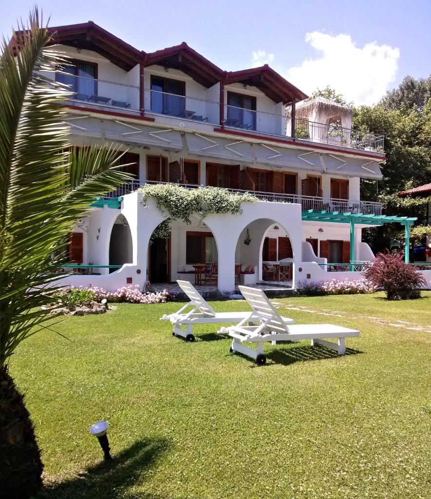 Efrosini Hotel Apartments & Studios photo 1
