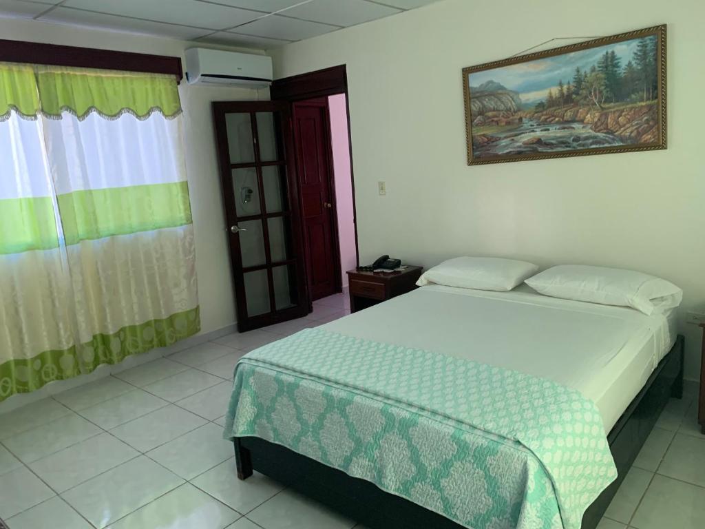 HOTEL CARISABEL photo 1