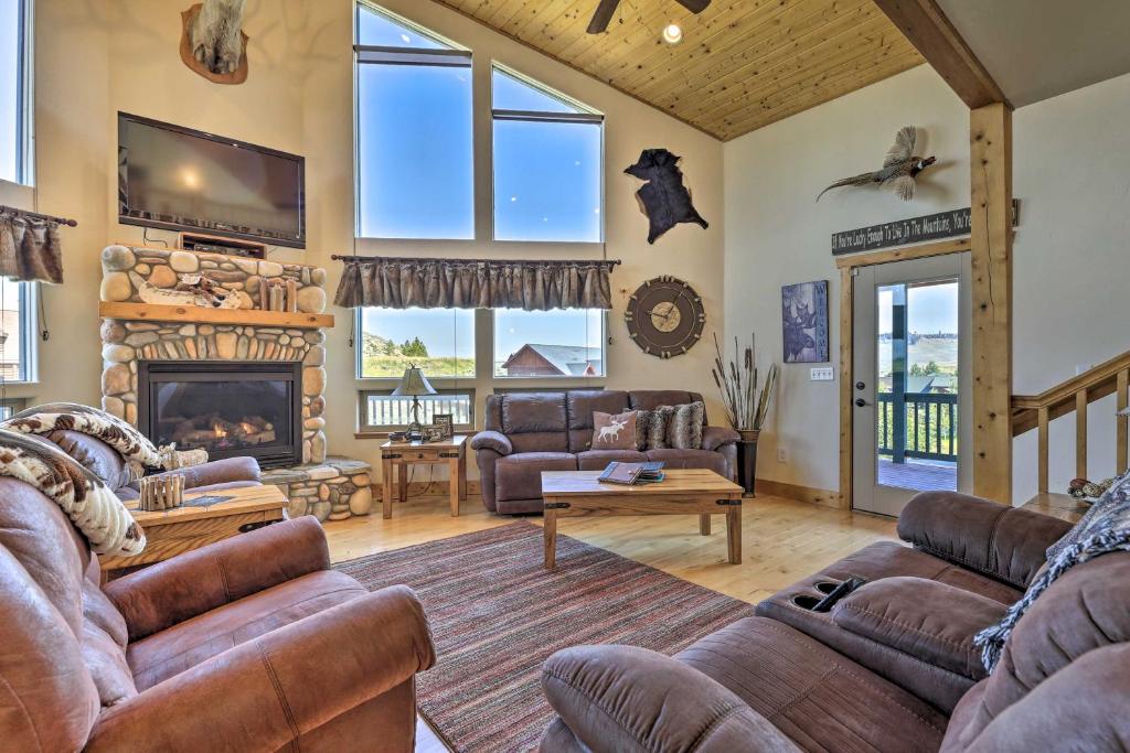Grand Granby Retreat with Deck, Bar and Mountain Views photo 3