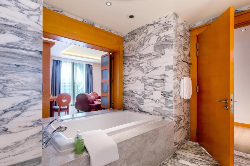 Сьюит (Суперлюкс), Resorts World Sentosa - Hotel Michael