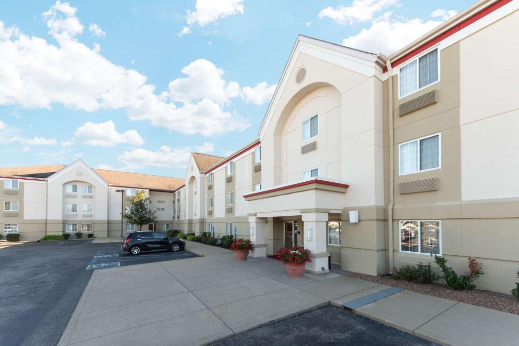 MainStay Suites Louisville Jeffersontown image