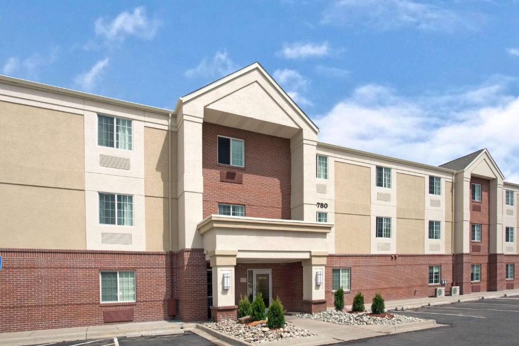 MainStay Suites Omaha Old Mill image
