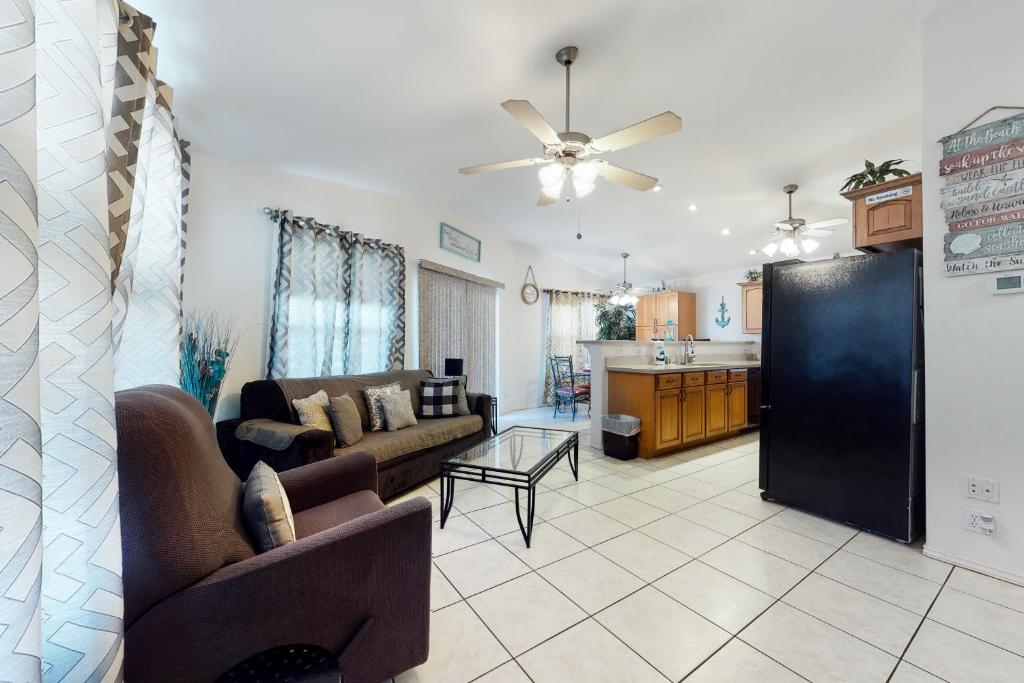 Long Island Village Unit 831 photo 3
