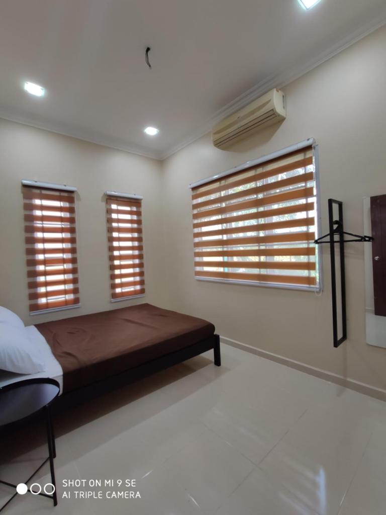 MUSLlM ONLY Wifi 3 Room with 2 aircond Menanti Village Homestay photo 2