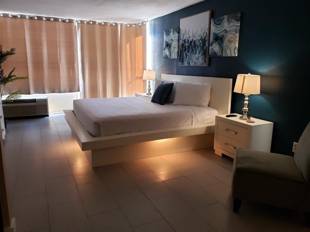 Newly Renovated Beachfront Studio Sun N Sand 1014 photo 1