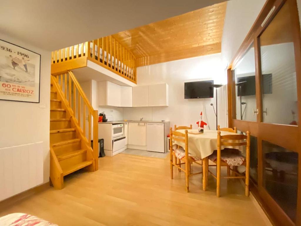 RED APPLE CARROZ Duplex de charme WIFI Parking Balcon TV Ski-Bus photo 1