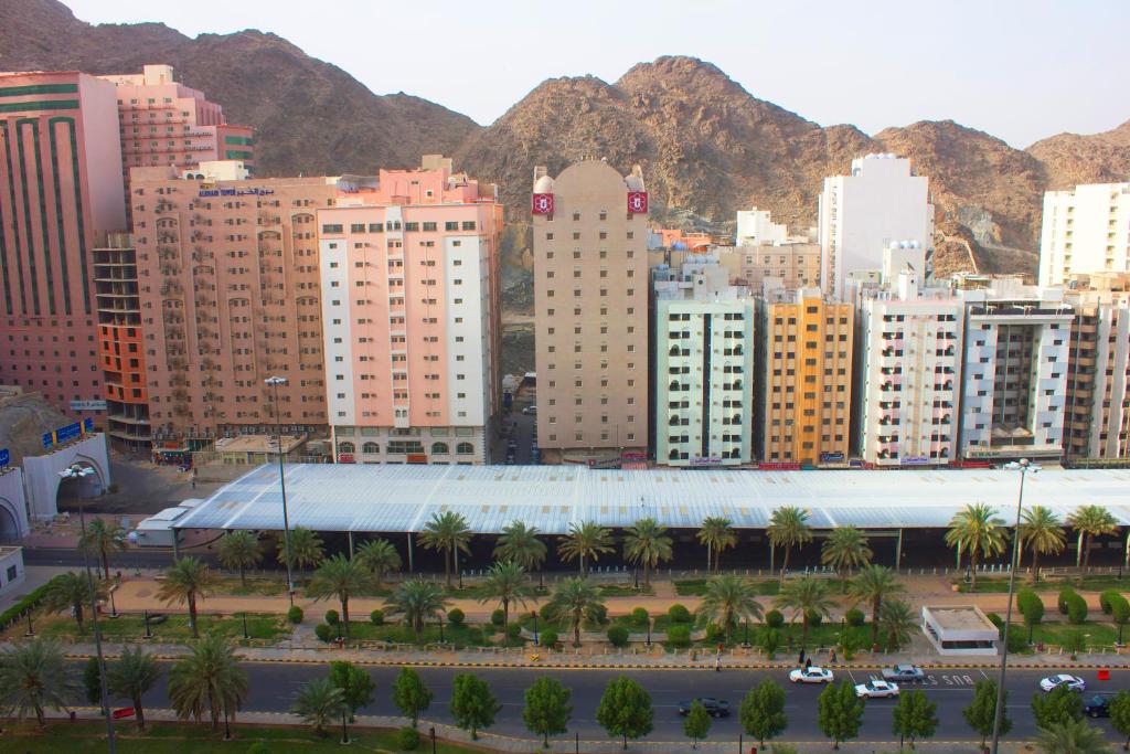 Al Jaad Mahbas Hotel - Tap to explore photos