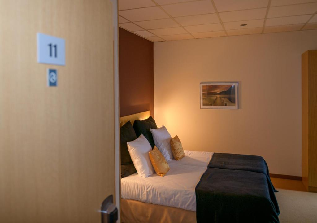 Axis Hotel photo 3
