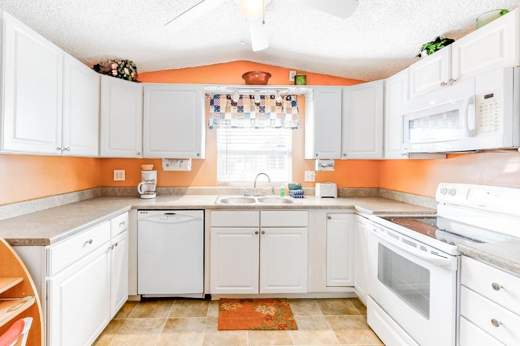 Long Island Village Unit 638 Sand Dollar Drive photo 4