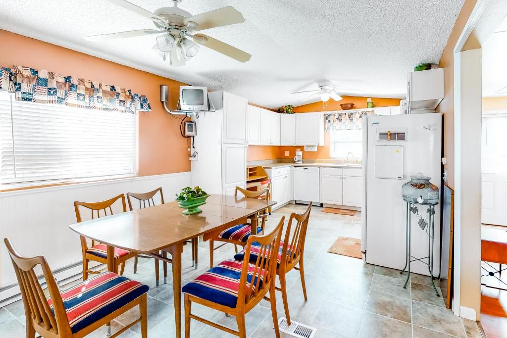 Long Island Village Unit 638 Sand Dollar Drive photo 3