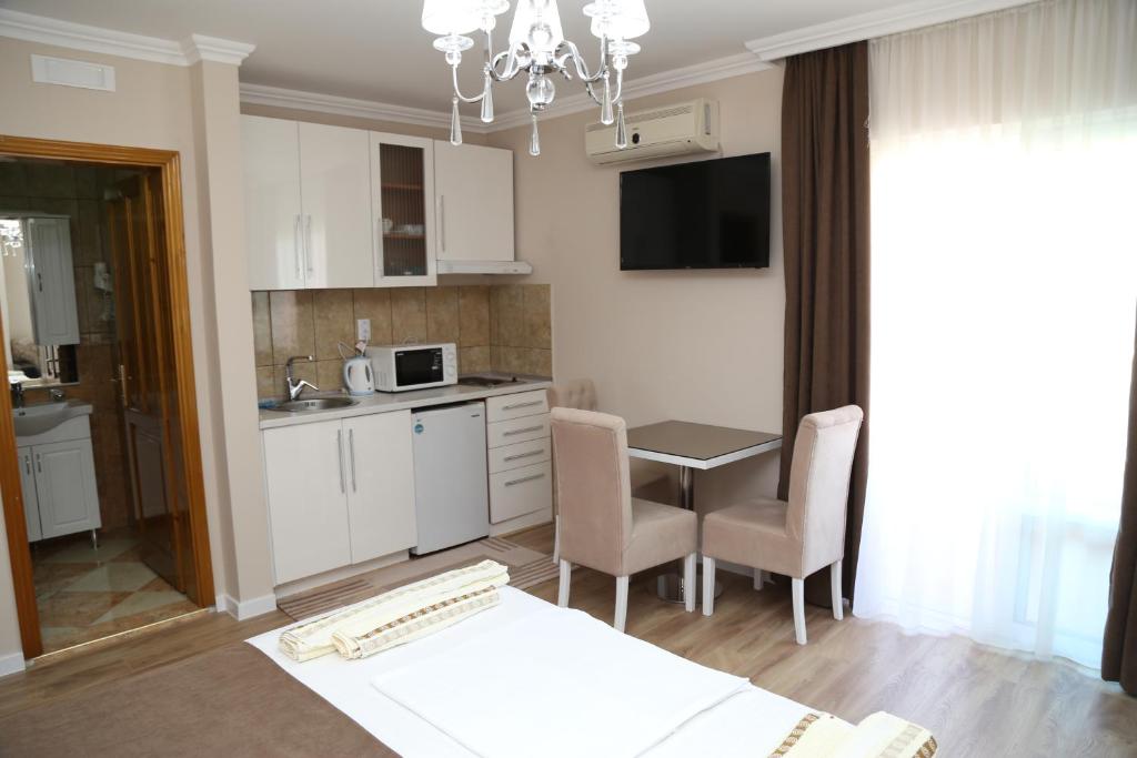 "HOLIDAY" apartments & rooms photo 3