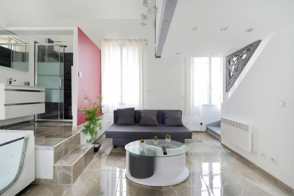 La suite de Mont-Vert (Jacuzzi privatif) Room Type - One-Bedroom Apartment