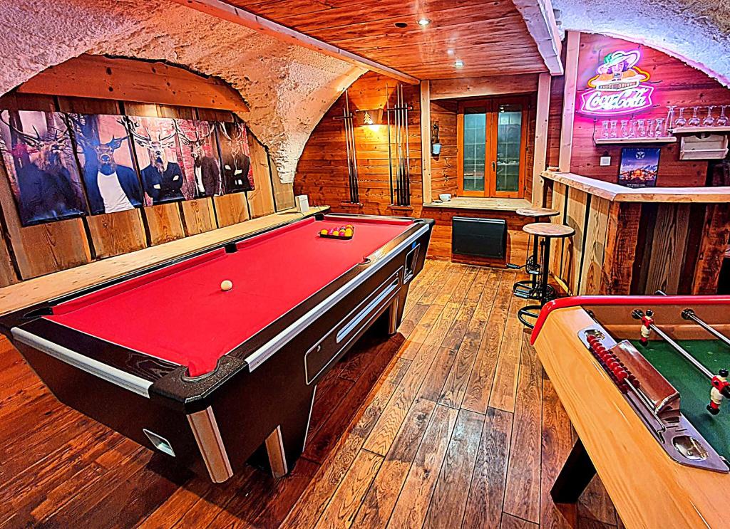 Cosy Lodge au pied de l'Alpe D'Huez SKi et Détente Jacuzzi Piscine Sauna Bar Billard photo 4