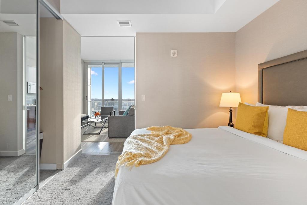 SOHO Residences Lisgar photo 1