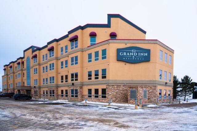 Grand Inn & Residence- Grande Prairie photo 1