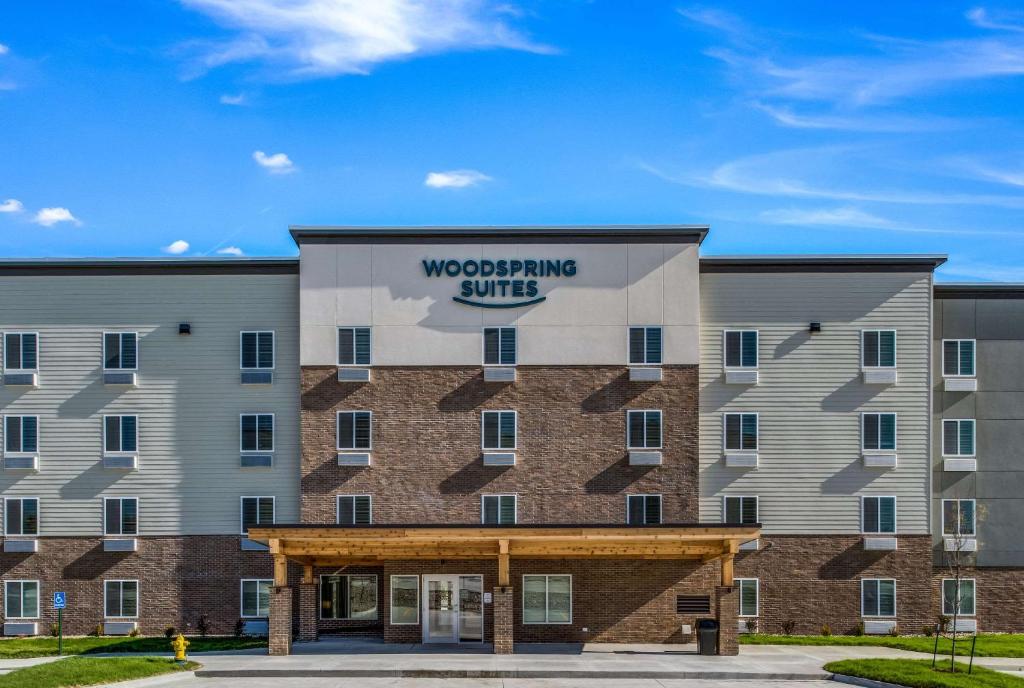 Woodspring Suites  West Des Moines image