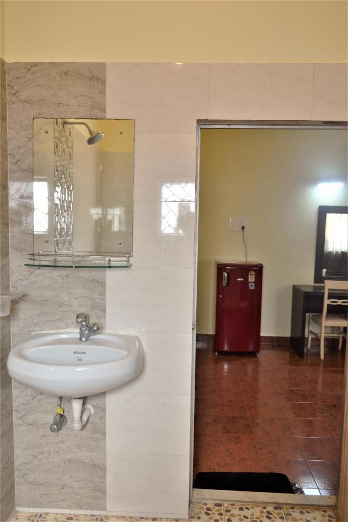Двухместный (Двухместный номер Делюкс с 1 кроватью и балконом), Monte Villa Guest House