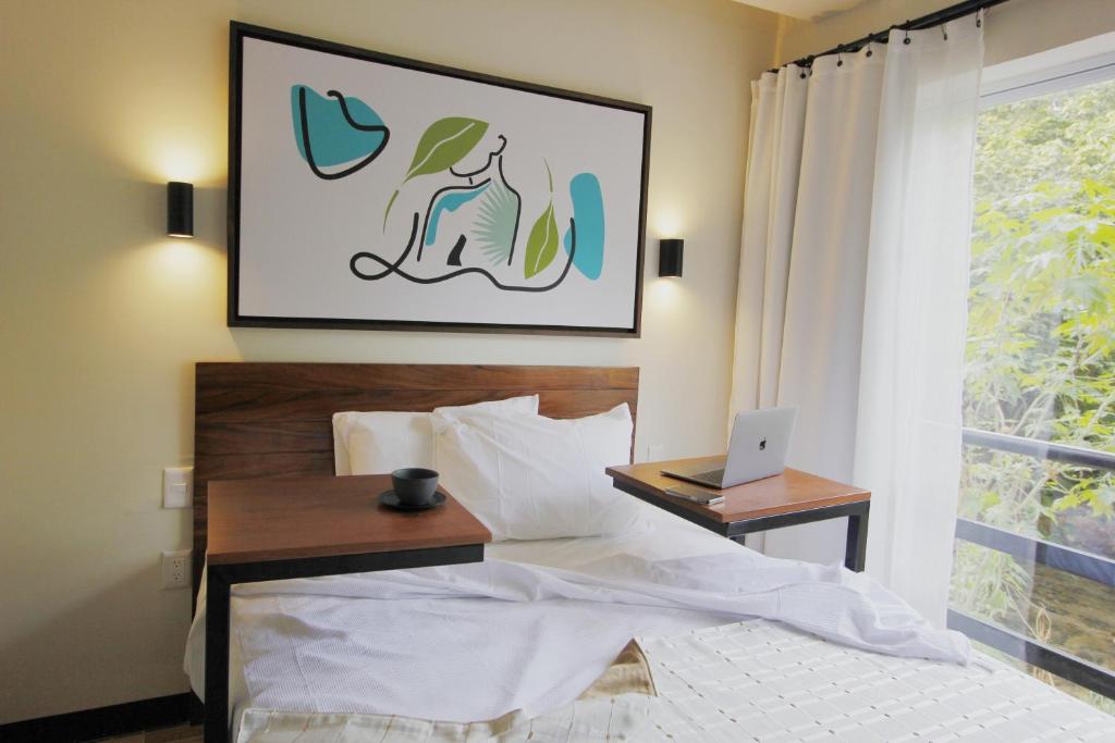 Двухместный (Улучшенный номер с кроватью размера «queen-size»), Joint Coworking Hotel