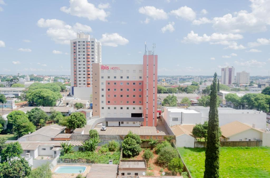 No CENTRO de Cascavel, atras do Ibis, confortavel e bom gosto photo 2