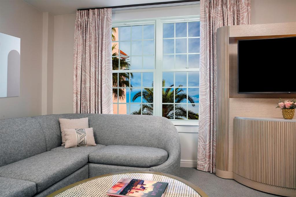 The Don CeSar Room Type - Luxury King Junior Suite