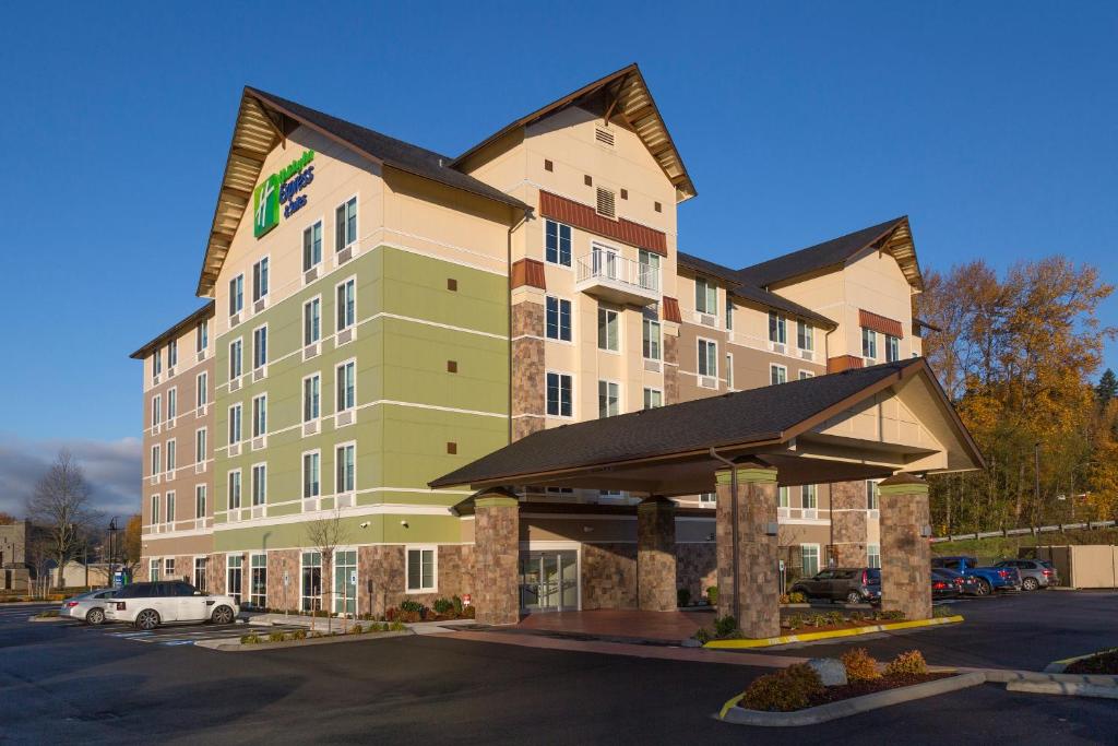 Holiday Inn Express & Suites - Seattle South - Tukwila, an IHG Hotel photo 4