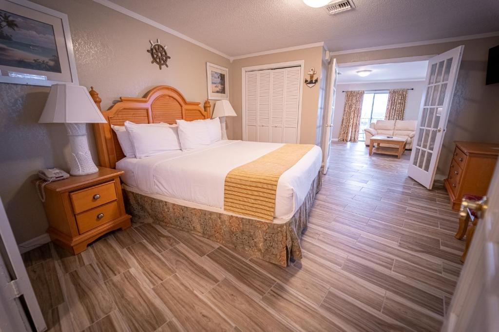 Dockside Inn & Resort image
