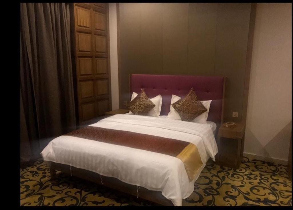 Hosta Hotel Suites photo 2